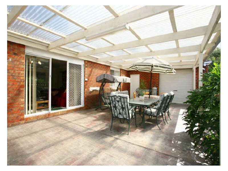 32 Banyalla Drive, Cranbourne VIC 3977