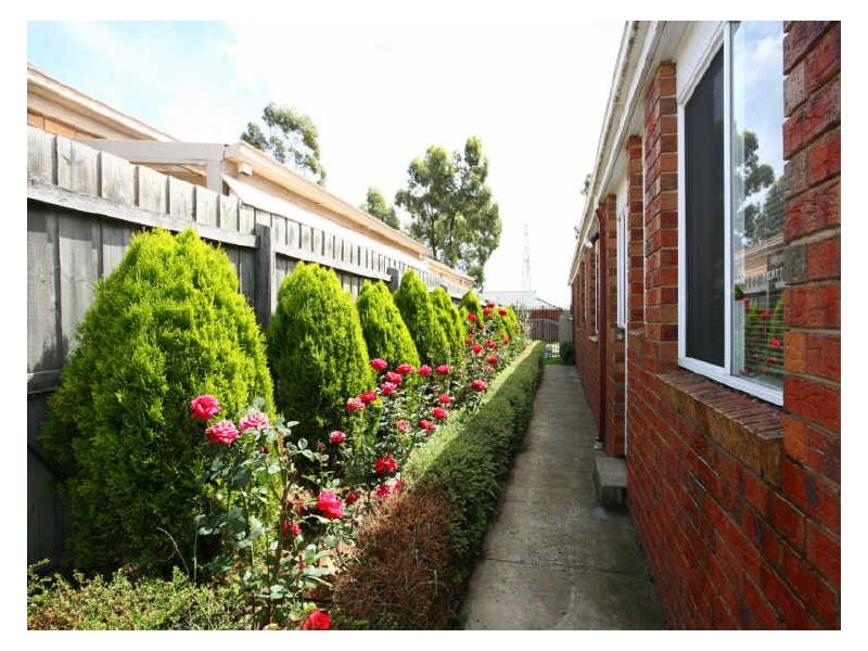 32 Banyalla Drive, Cranbourne VIC 3977