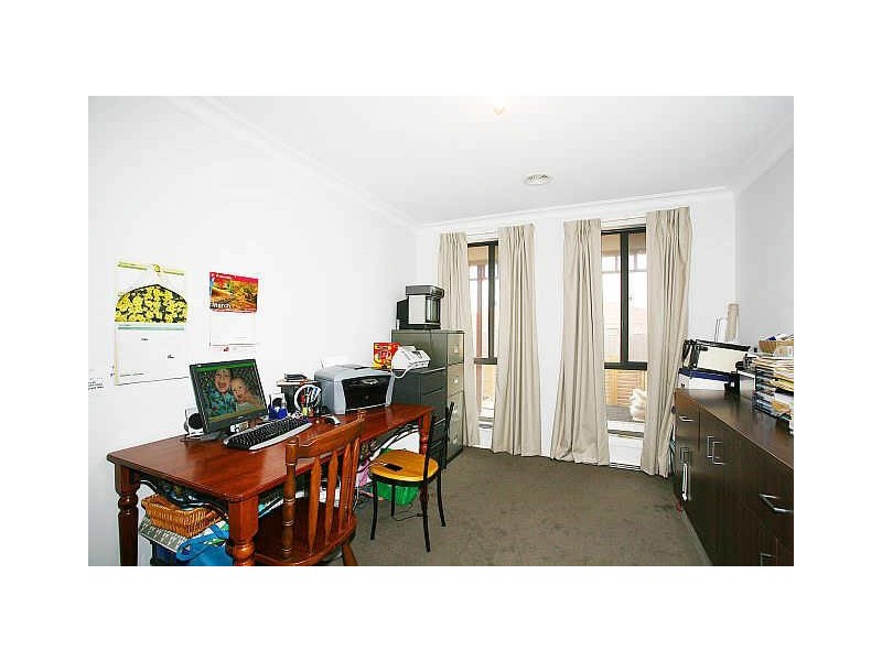 16 Bundoran Avenue, Cranbourne VIC 3977