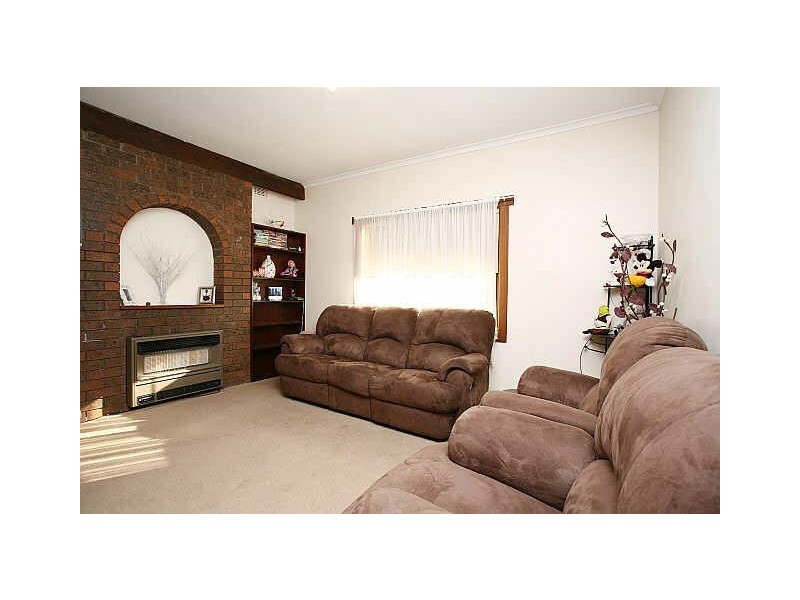 6 Taylor Street, Cranbourne VIC 3977