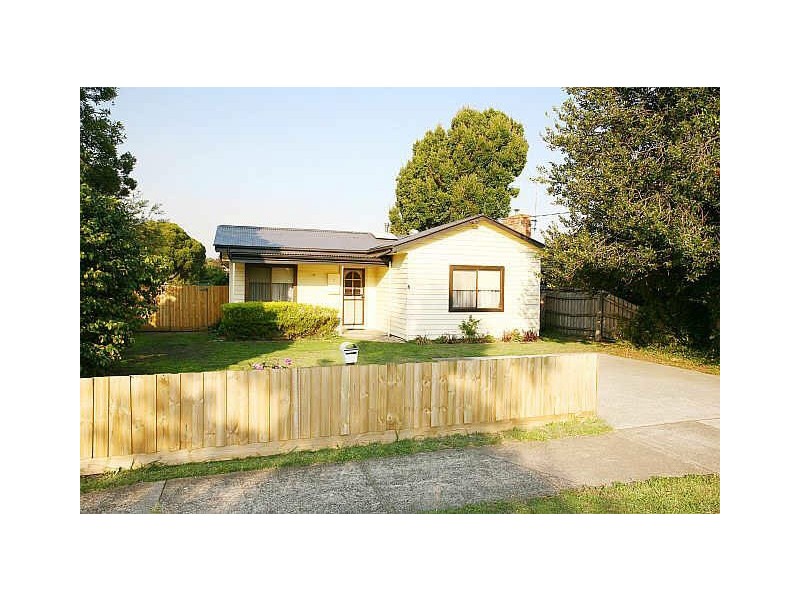 6 Taylor Street, Cranbourne VIC 3977