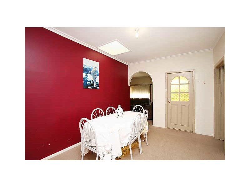 6 Taylor Street, Cranbourne VIC 3977