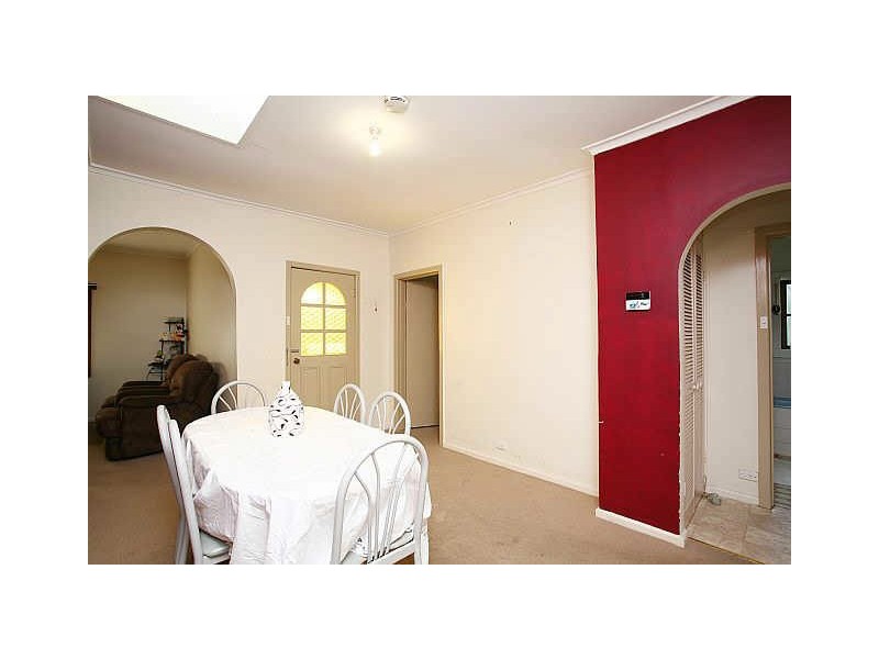 6 Taylor Street, Cranbourne VIC 3977