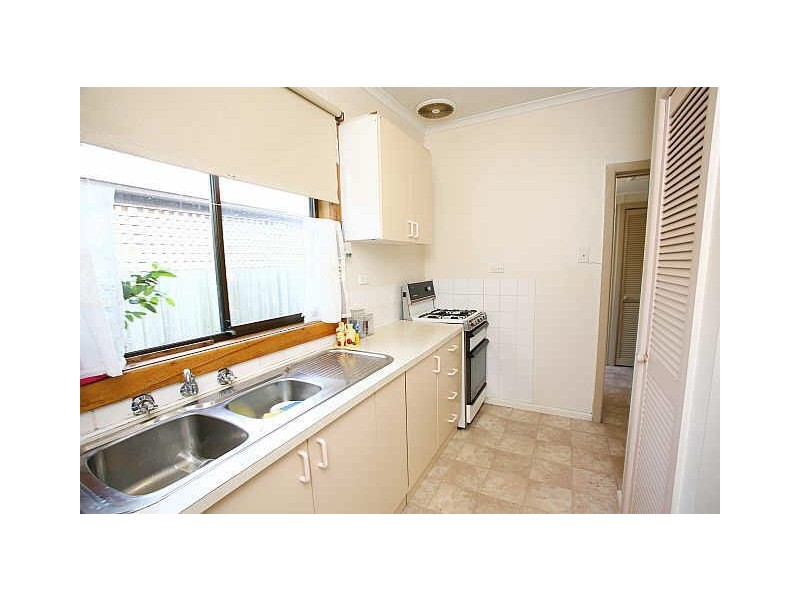 6 Taylor Street, Cranbourne VIC 3977