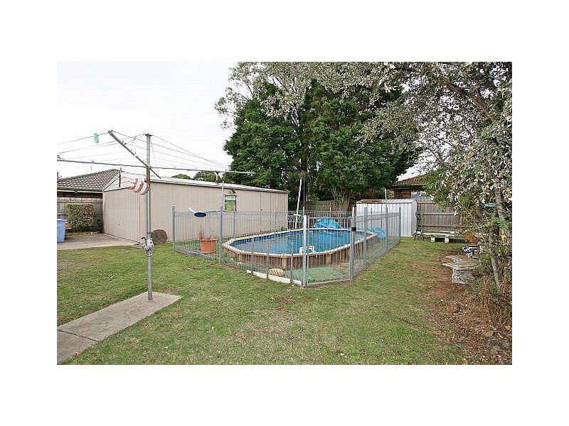 4 Delmont Court, Cranbourne VIC 3977