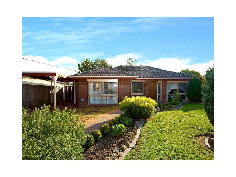 23 Lamont Crescent, Cranbourne VIC 3977