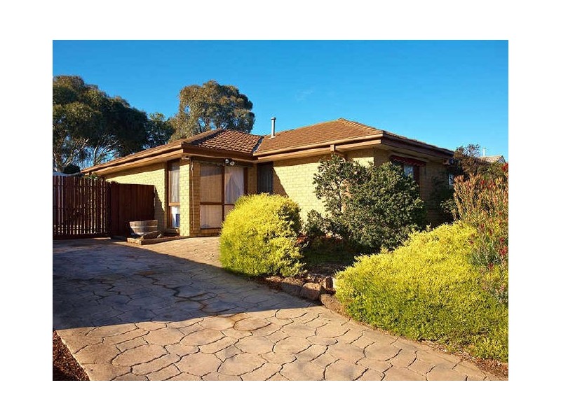 63 Willora Crescent, Cranbourne VIC 3977