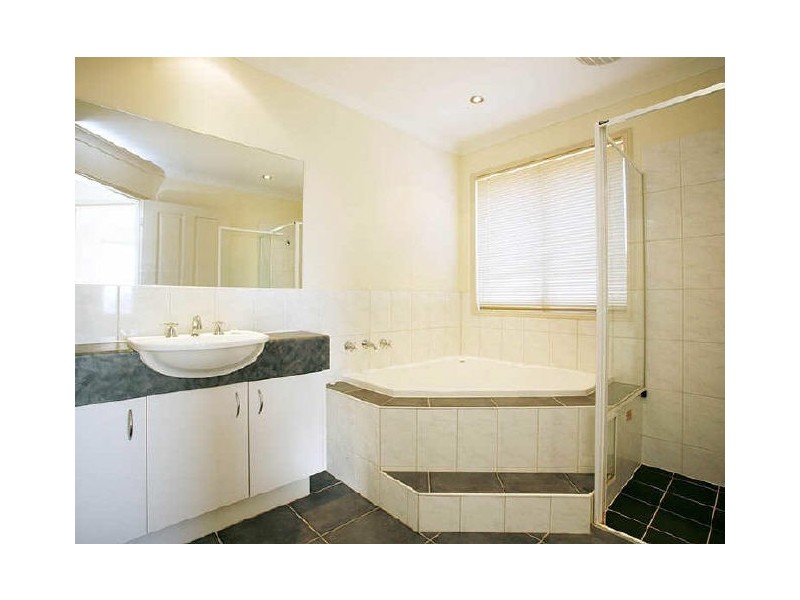 19 Sharyn Street, Cranbourne VIC 3977