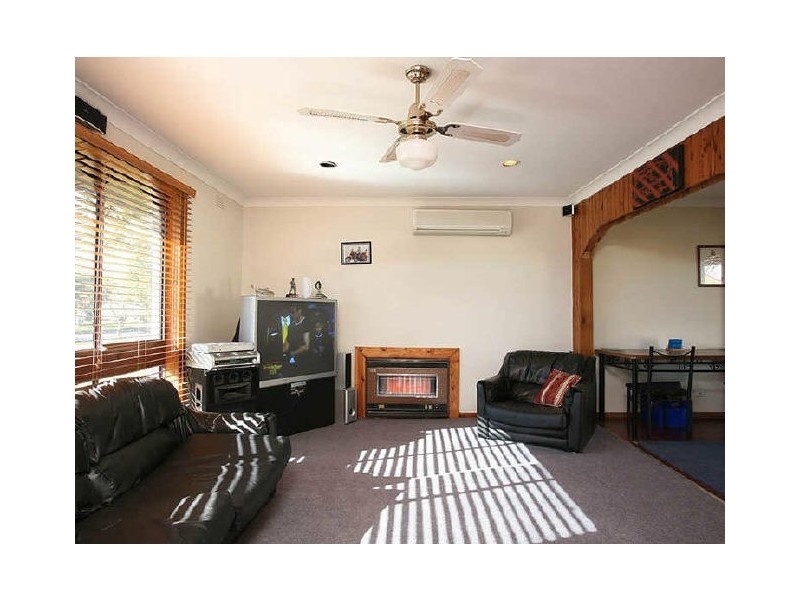 2/2 Latrobe Street, Cranbourne VIC 3977