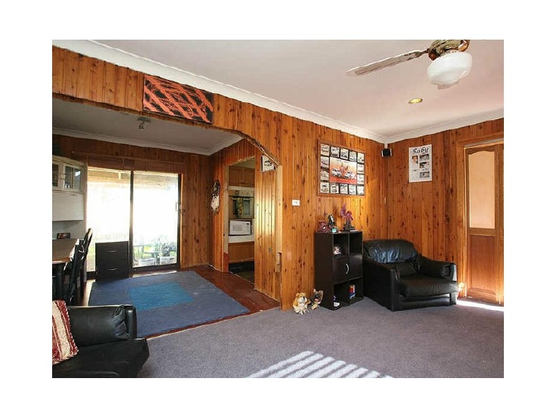 2/2 Latrobe Street, Cranbourne VIC 3977
