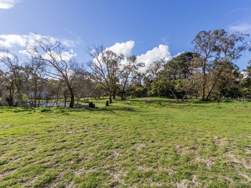 695 North Road, Cranbourne South VIC 3977