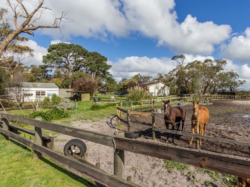 695 North Road, Cranbourne South VIC 3977