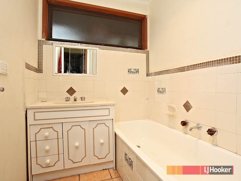 123 Endeavour Drive, Cranbourne North VIC 3977