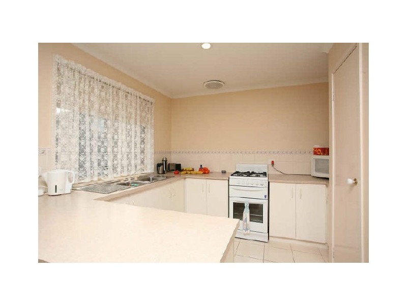 7/2 Allington Place, Langwarrin VIC 3910