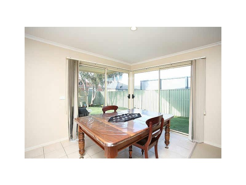 4 Oak Post Place, Cranbourne East VIC 3977