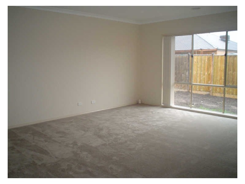 28 Fairways Boulevard, Cranbourne North VIC 3977