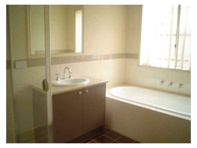 28 Fairways Boulevard, Cranbourne North VIC 3977