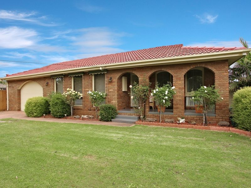 17 Holbourne Drive, Junction Village VIC 3977