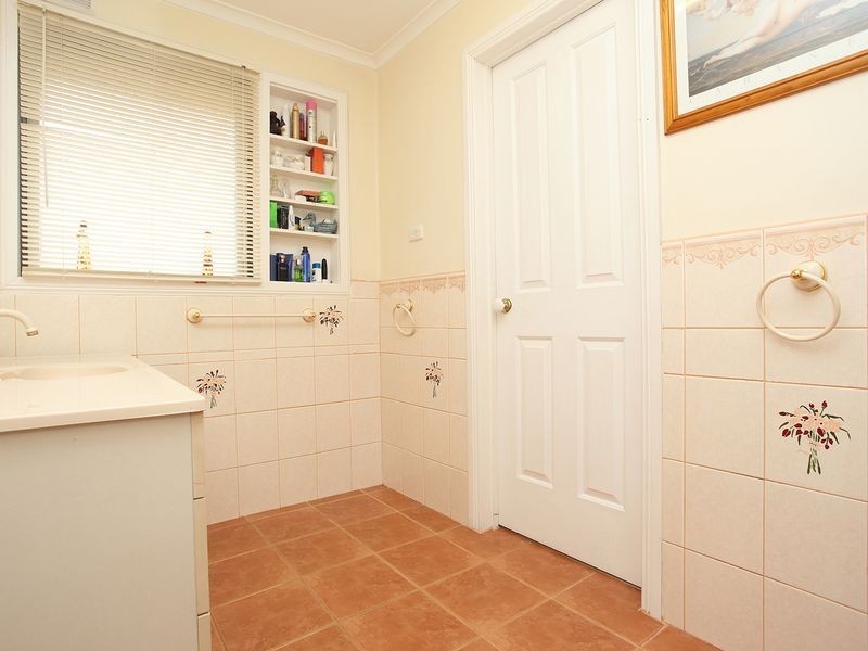 17 Holbourne Drive, Junction Village VIC 3977