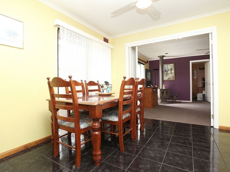17 Holbourne Drive, Junction Village VIC 3977