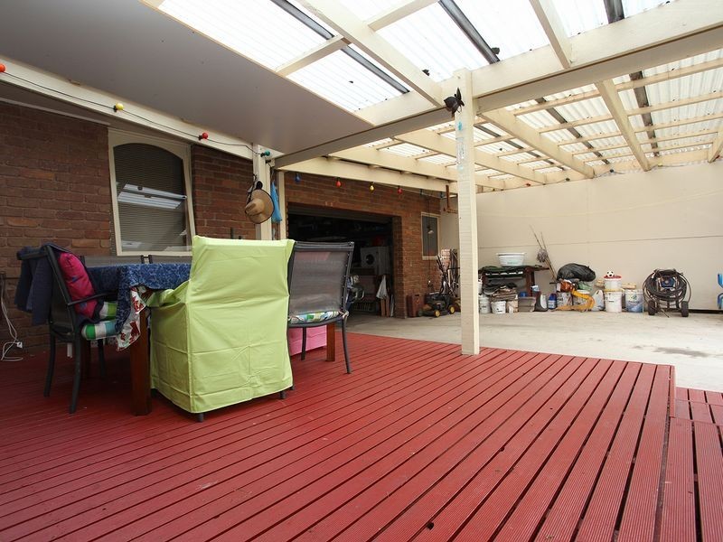 17 Holbourne Drive, Junction Village VIC 3977