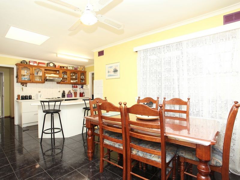 17 Holbourne Drive, Junction Village VIC 3977