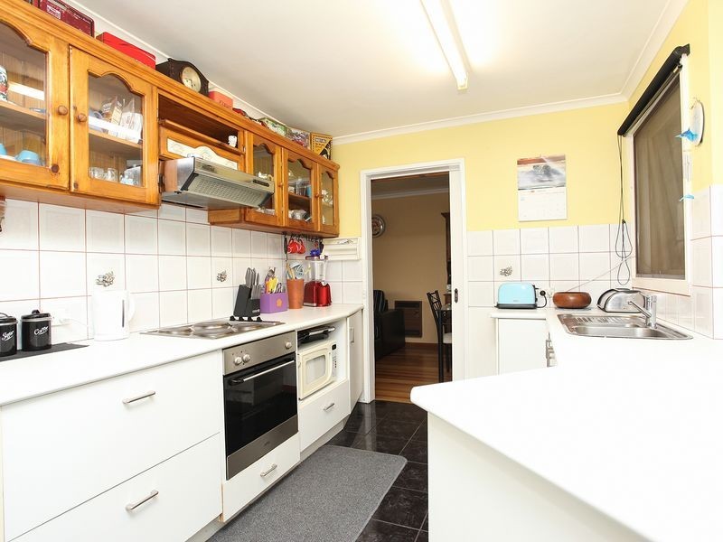17 Holbourne Drive, Junction Village VIC 3977