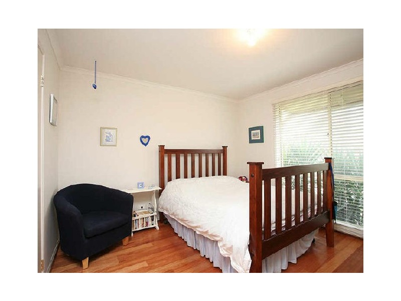 15 Houndsforth Street, Cranbourne East VIC 3977