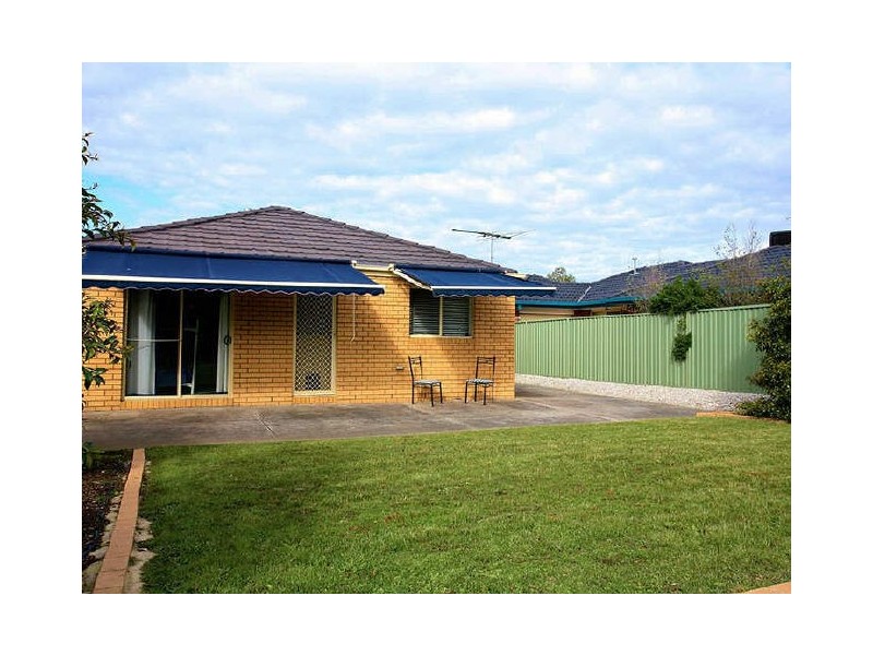 15 Houndsforth Street, Cranbourne East VIC 3977