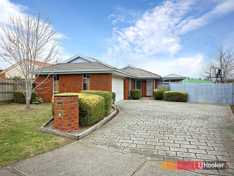 8 Vincent Court, Cranbourne North VIC 3977