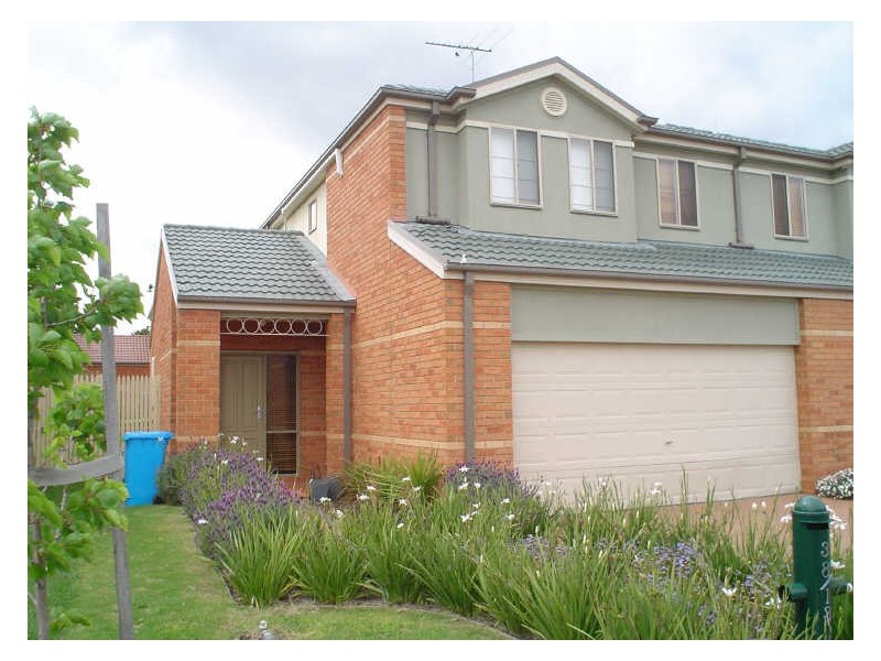 13/38 Kirren Close, Cranbourne VIC 3977