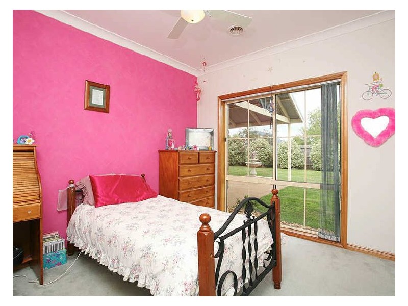 5 Huntingdale Close, Cranbourne VIC 3977