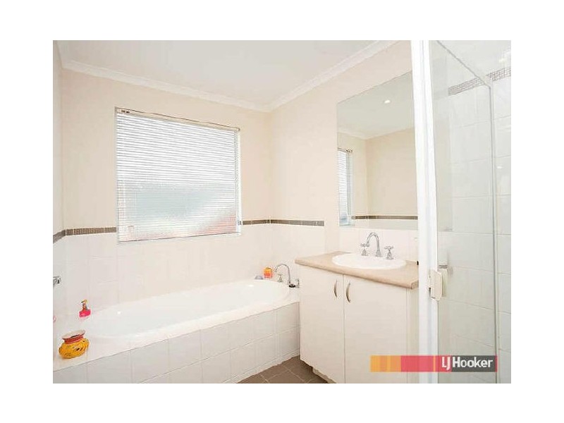 51 Amhurst Drive, Narre Warren South VIC 3805