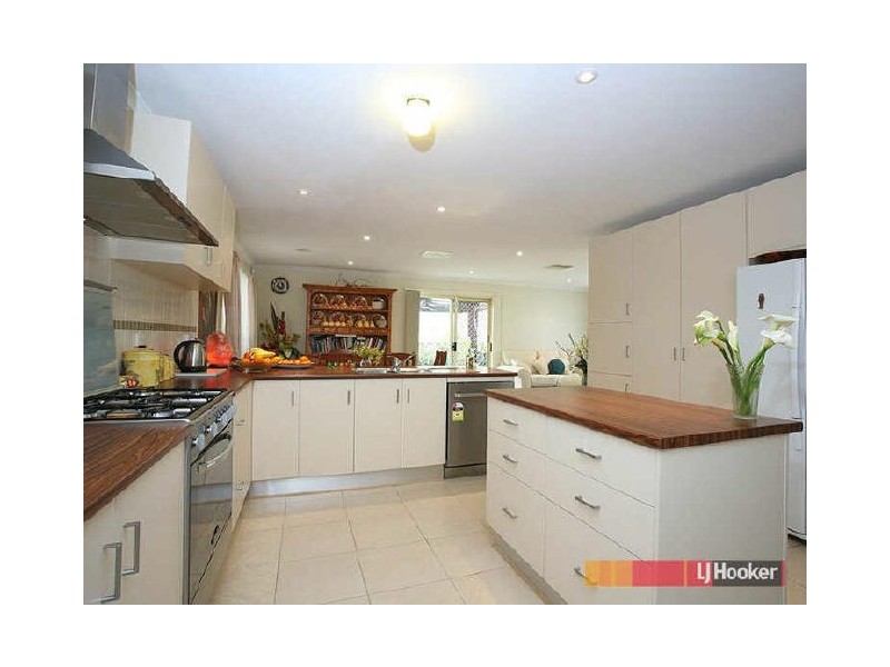 27 Breamlea Way, Cranbourne VIC 3977