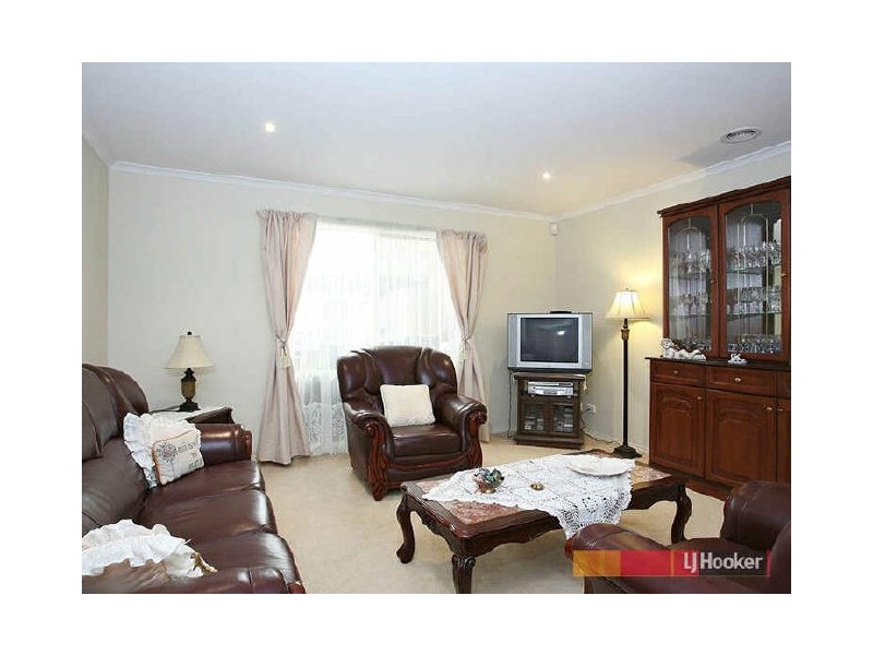 27 Breamlea Way, Cranbourne VIC 3977