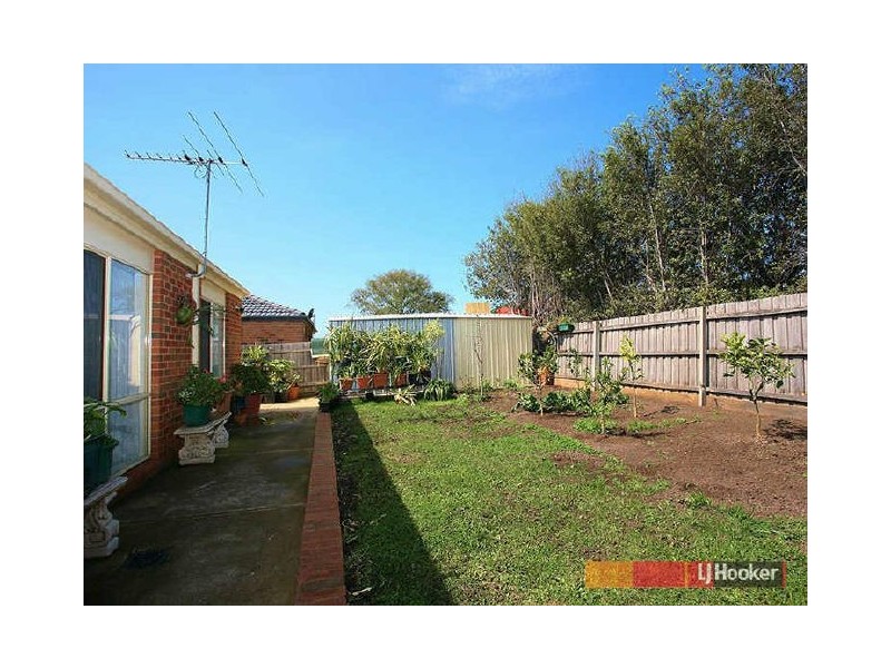27 Breamlea Way, Cranbourne VIC 3977