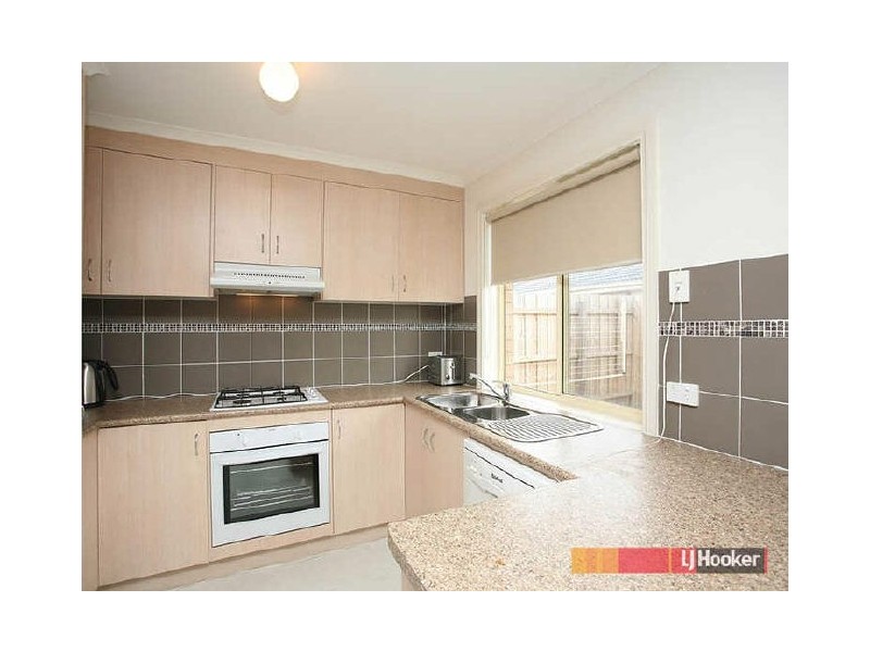 2/95-101 Breens Road, Cranbourne West VIC 3977