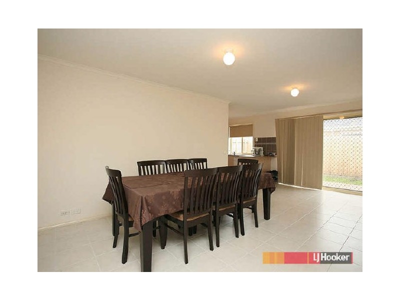 2/95-101 Breens Road, Cranbourne West VIC 3977