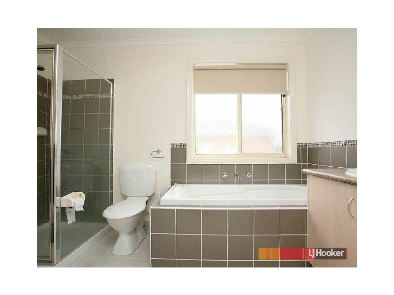 2/95-101 Breens Road, Cranbourne West VIC 3977