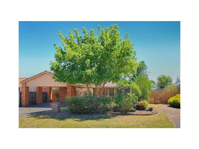 13 Franks Way, Cranbourne North VIC 3977