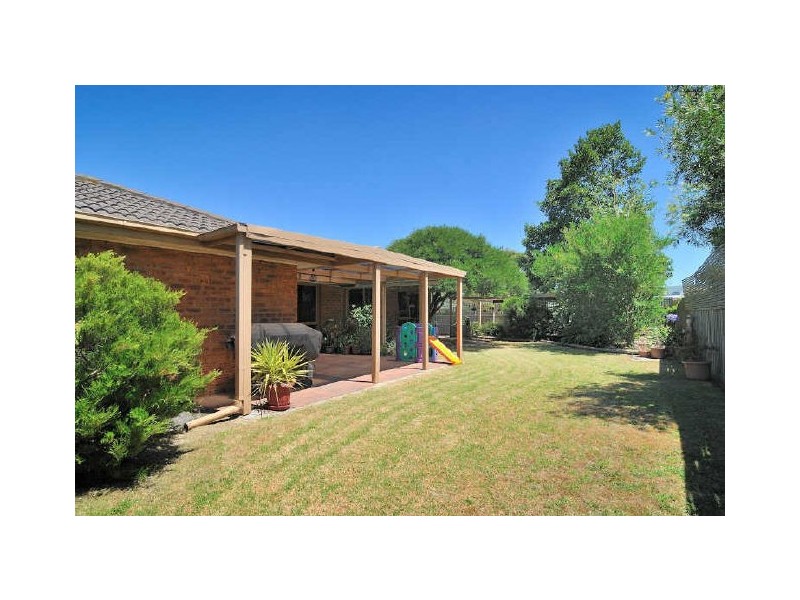 13 Franks Way, Cranbourne North VIC 3977