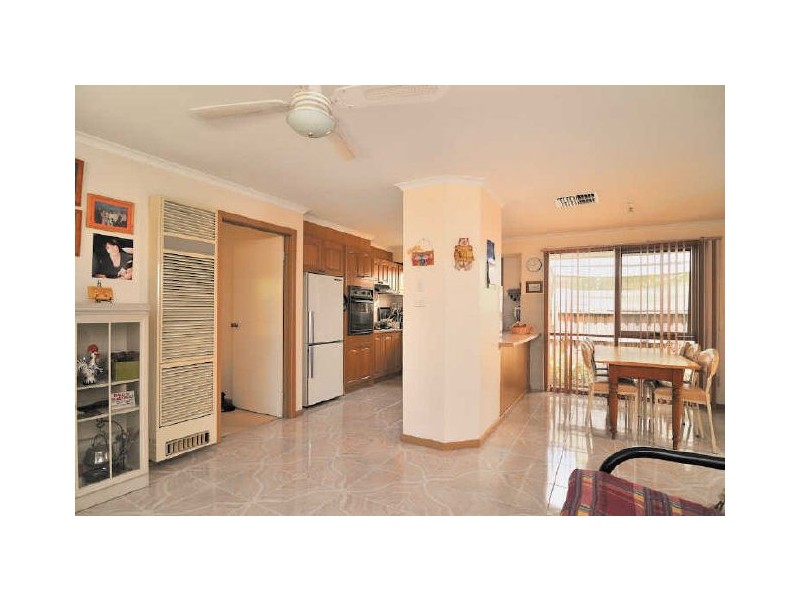 13 Franks Way, Cranbourne North VIC 3977