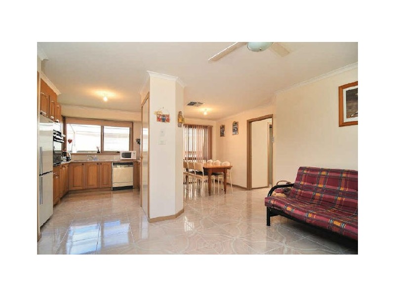 13 Franks Way, Cranbourne North VIC 3977