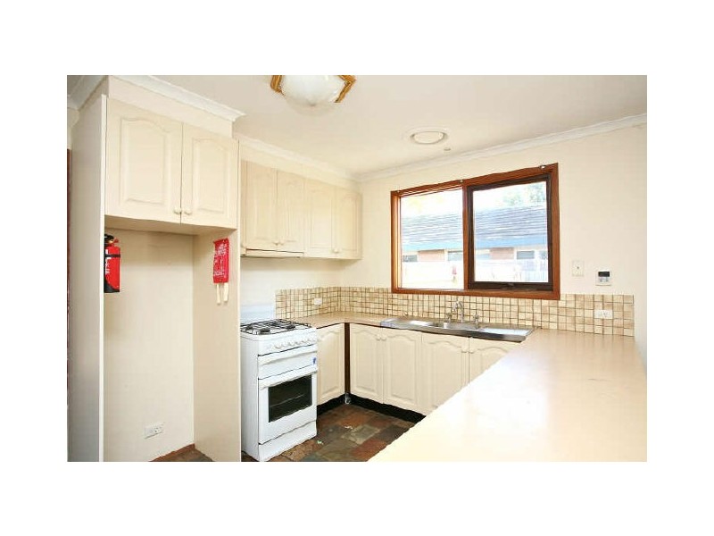 16 Arnold Street, Cranbourne VIC 3977