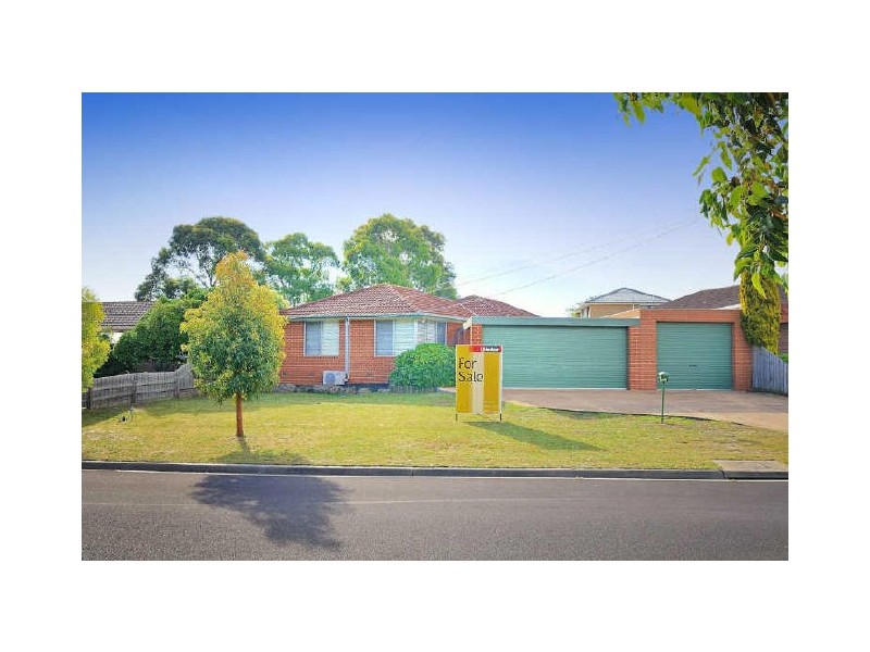 13 Dunbar Avenue, Cranbourne VIC 3977