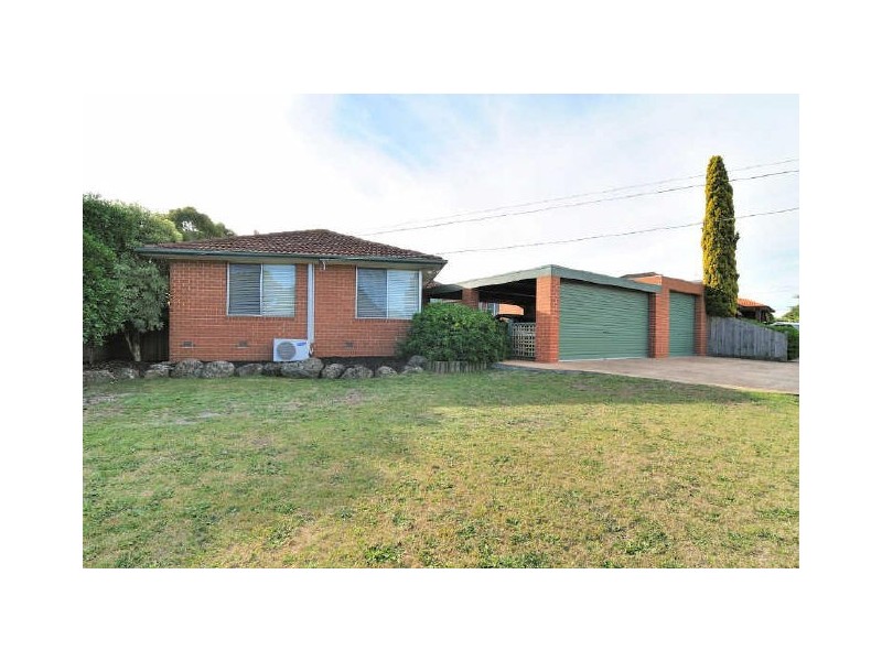 13 Dunbar Avenue, Cranbourne VIC 3977