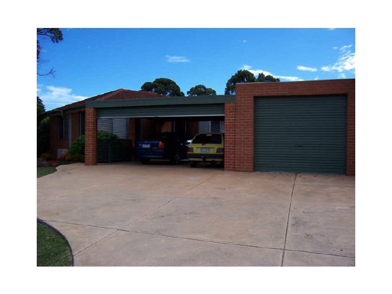 13 Dunbar Avenue, Cranbourne VIC 3977