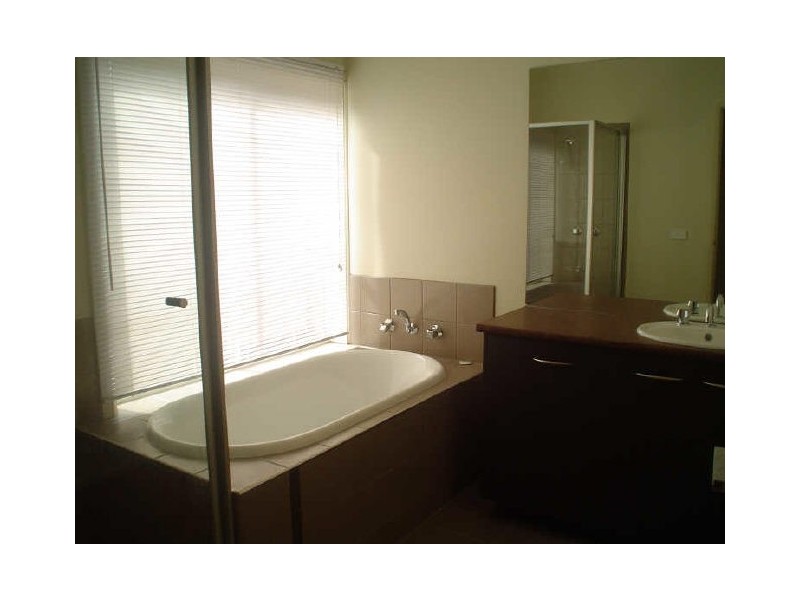 Cranbourne VIC 3977