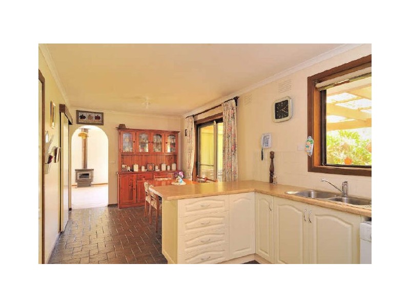 90 Craig Road, Devon Meadows VIC 3977