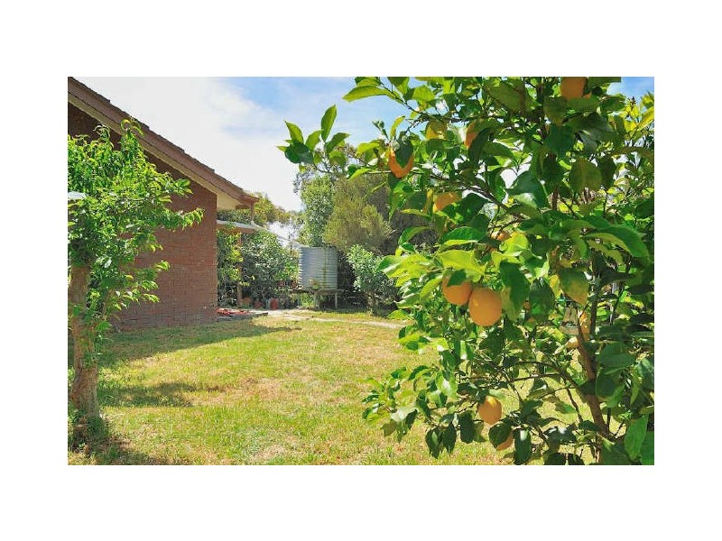 90 Craig Road, Devon Meadows VIC 3977